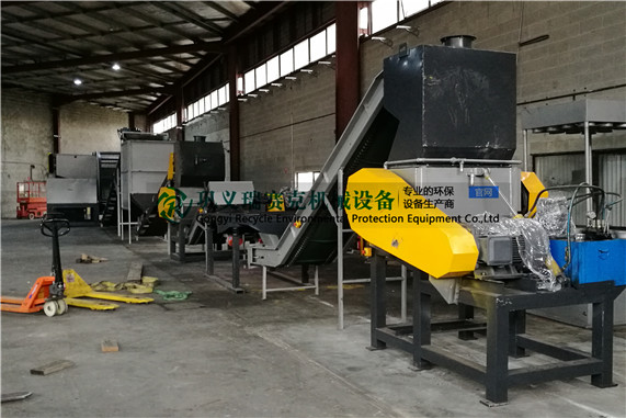 廢舊輪胎處理設(shè)備 微信圖片_20180209102504.jpg