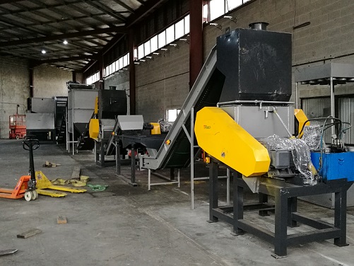 廢舊輪胎處理設(shè)備 微信圖片_20180209102504.jpg