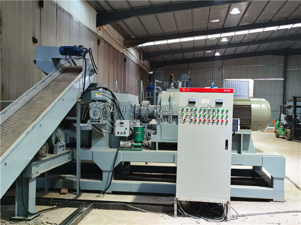 橡膠磨粉機,橡膠粉碎機設(shè)備圖 橡膠磨粉機,橡膠粉碎機.jpg